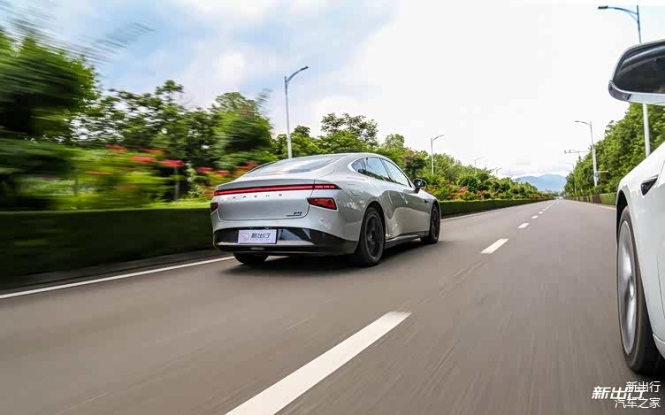 性能版之间的较量 对比测试小鹏 P7 /特斯拉 Model 3插图3838