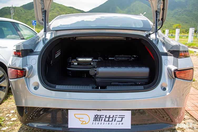 性能版之间的较量 对比测试小鹏 P7 /特斯拉 Model 3插图2020