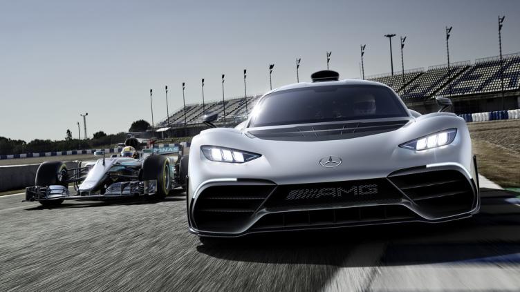 以F1 2016赛季的W07赛车为基础，高度忠于原作的Project One足见奔驰打造AMG的重视
