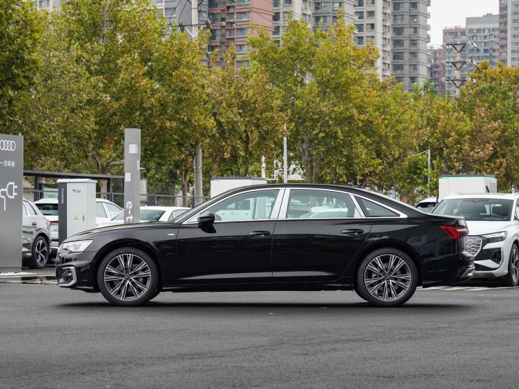 奧迪a7l新貴登場豪華轎車市場新選擇