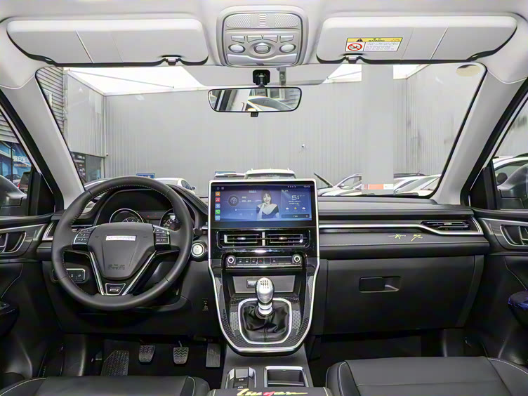 哈弗h6在内饰上提供了豪华感十足的车舱设计,令人在驾驶过程中享受到