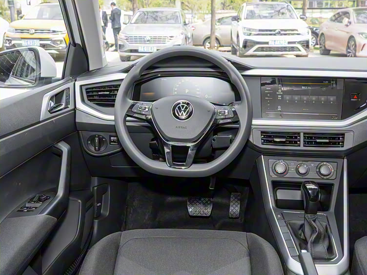 大众新款golfwagon与pologti细节对比