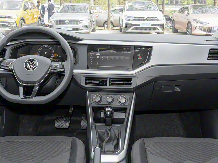 大众新款golfwagon与pologti细节对比