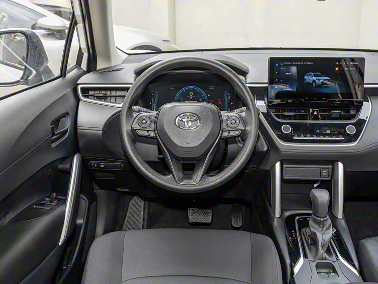 丰田新款卡罗拉cross与rav4荣放时尚与力量的完美结合