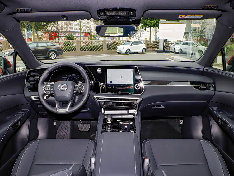 全面实力派皇冠陆放中型suv市场的亮眼之选