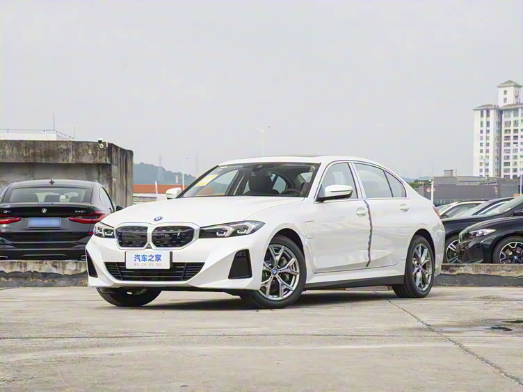 宝马i3降幅大配340马力后驱空气悬挂适合年轻人