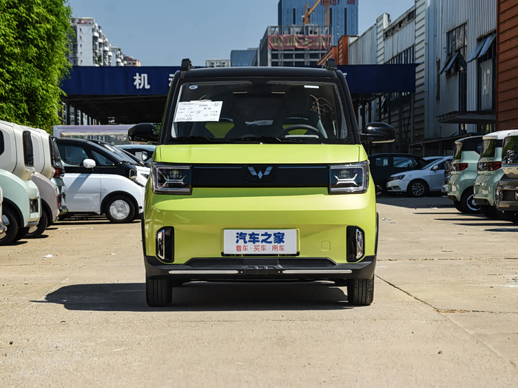 微型车销量冠军五菱宏光miniev月销过万月养车费用416元