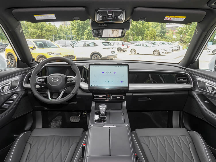 广汽传祺gs8优势分析中型suv市场的佼佼者