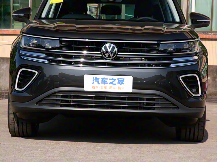 揽巡途昂x途观l一汽-大众揽巡在竞争中脱颖而出,它以出色的空间感
