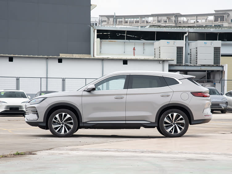 比亚迪宋l当之无愧的设计与智能科技典范