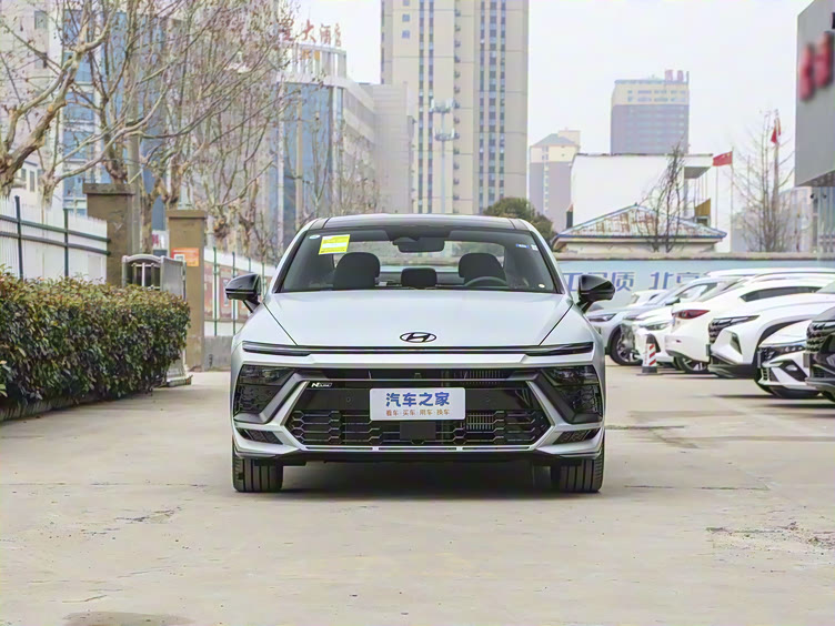 全新一代现代索纳塔上市售1398万起全新设计两种动力可选