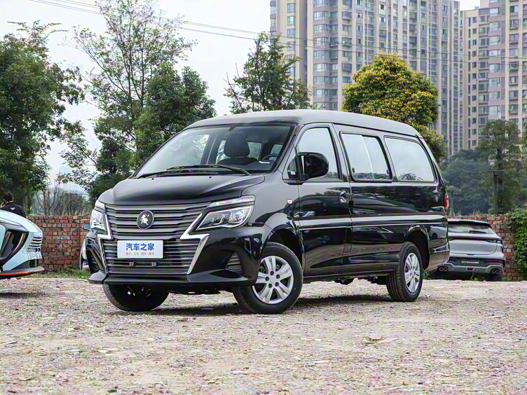 瑞风m3在外观设计方面,瑞风m3 plus hev采取了现代化的流线型车身设计