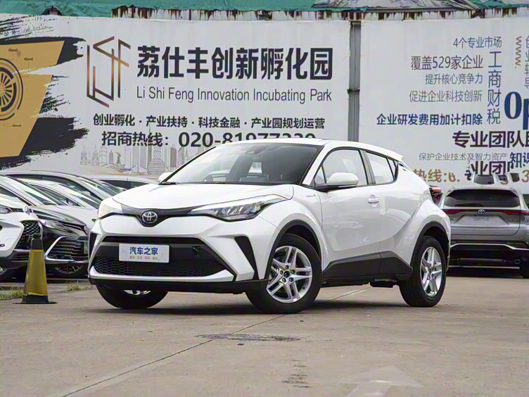 丰田chr与奕泽izoa对比两款市场热门suv