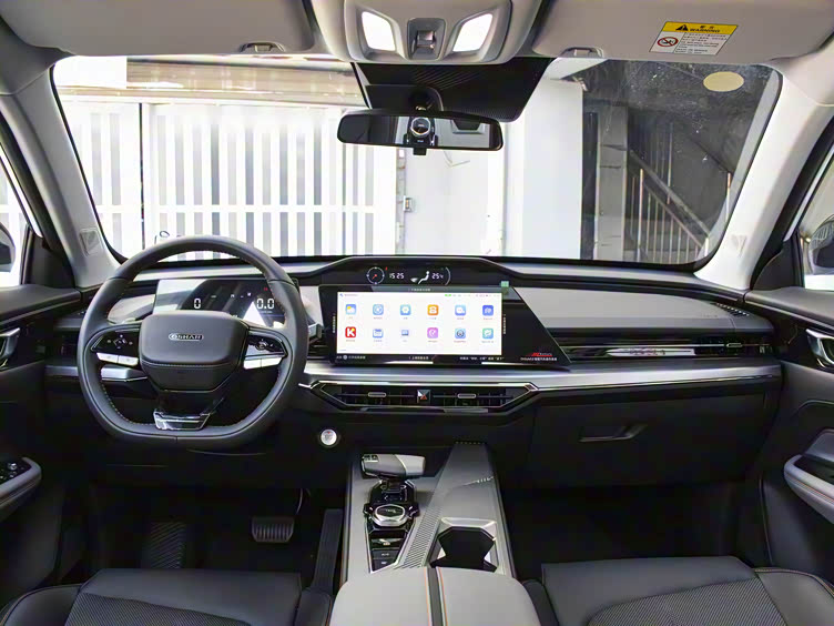 三款车型各有所长,长安uni-k在智能系统和豪华内饰上有着不错的表现