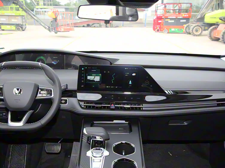 长安uni-k综上所述,长安uni-k以其时尚的外观设计,舒适的内饰布局