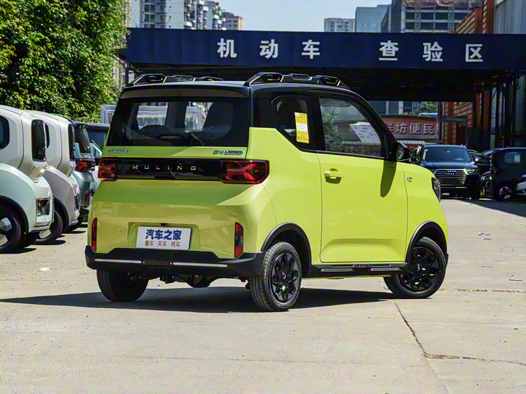 微型车销量冠军五菱宏光miniev月销过万月养车费用416元