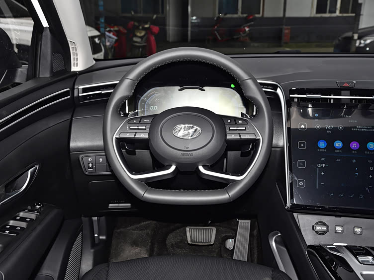 北京现代途胜评测:时尚suv的性价比之选