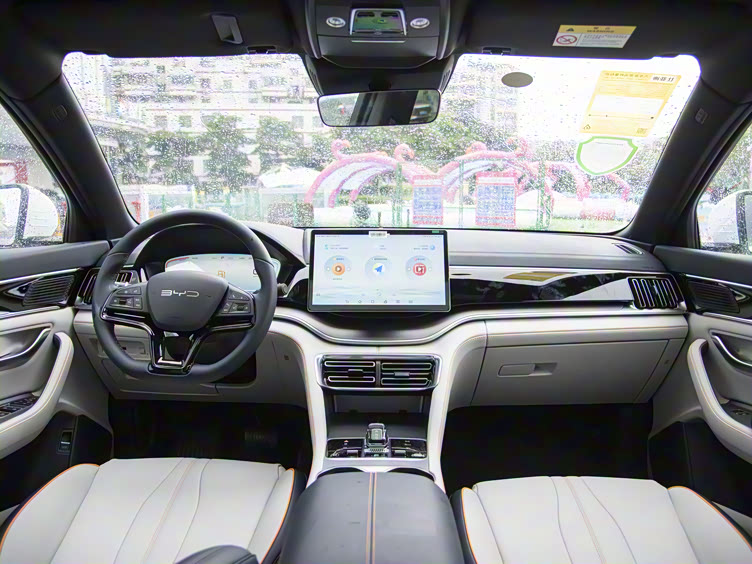 比亚迪宋plus dm-i冠军版购车指南,推荐入门级110km旗舰型