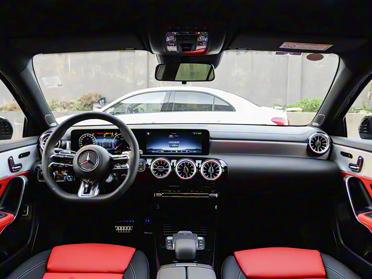 奔驰a级amg时尚与力量的完美结合