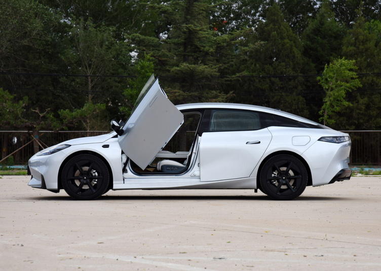 5万台,昊铂gt上市就发力,蝴蝶门确实帅_车家号_发现车生活_汽车之家