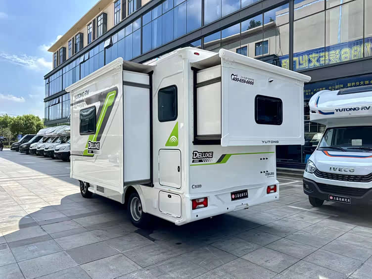 实用与豪华的完美融合宇通c533双拓房车