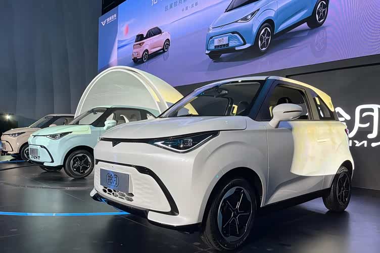 背景强大的凯翼汽车坐拥新能源产业之都的优势,还占据主场地位,发展