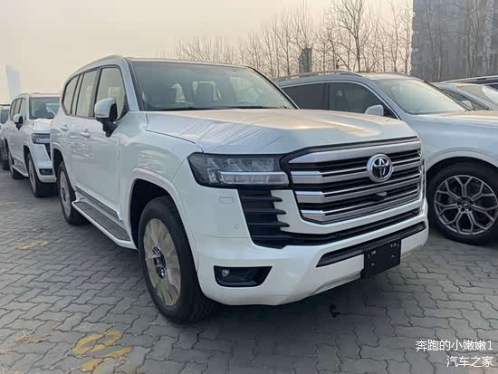 2022款丰田酷路泽lc300现车车迷追捧的对象