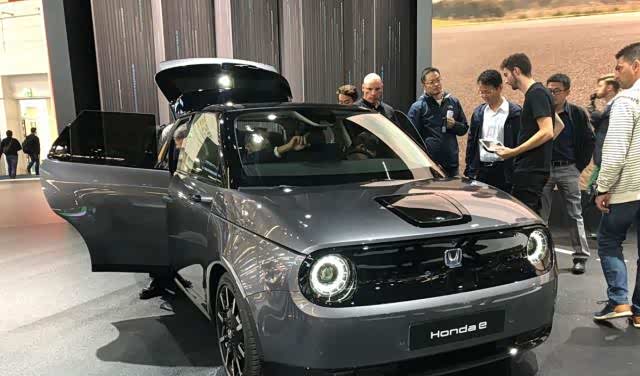 在不久前,honda正式发表了旗下首款纯电动车hondae,并释出了这款ev