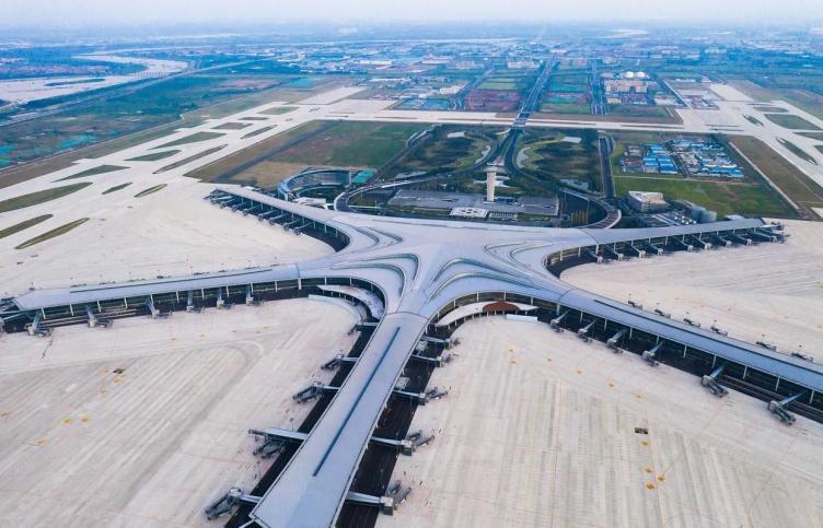 根据最新消息,合肥新桥机场停车场的收费标准如下:首先,对于短时间