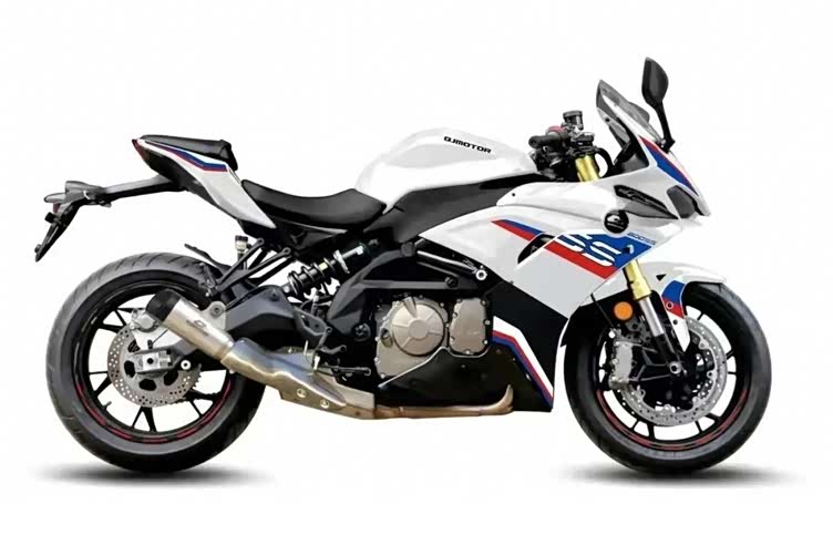 赛600 售价39999~50999元哦,对了,聊国产四缸摩托黄龙600就必须首当其