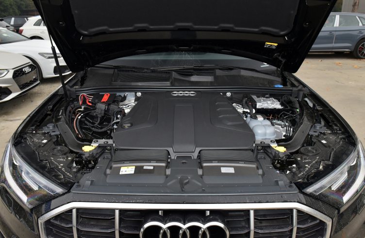 (奥迪q7发动机)显然,一份价钱一分货的定理在全新福特探险者与奥迪q7