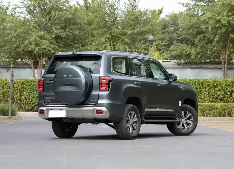 北京bj60越野车诠释国产越野车独特魅力四驱性能强悍