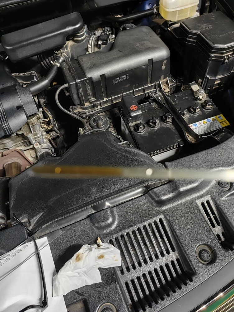 内窥镜看活塞顶积碳情况咱们今天以这辆汉兰达为例,在联系到我们和