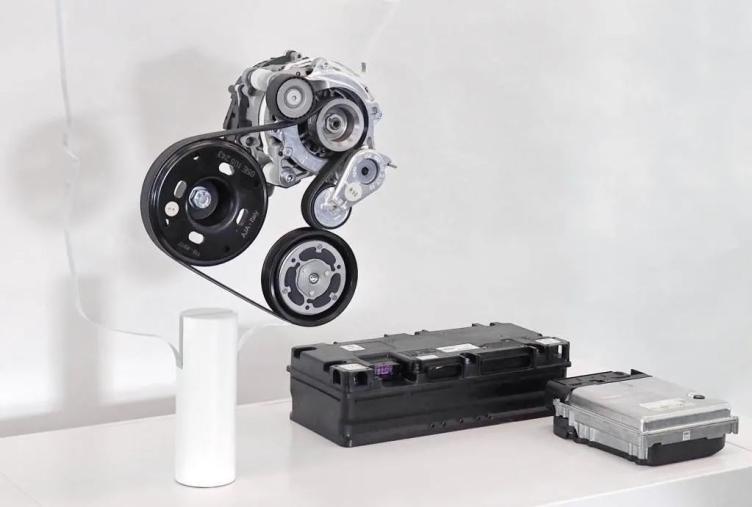 马自达采用压燃技术的目的是将汽油车的行驶舒适性与柴油发动机的
