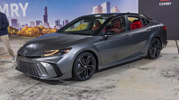 最後,第 9 代 toyota camry 預計將於 2024 年春季在正式上市,屆時