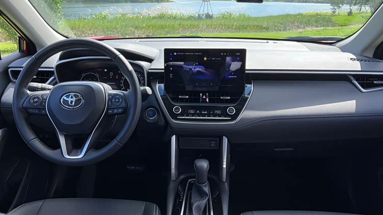 科技平权安全之选广汽丰田锋兰达智能电混双擎