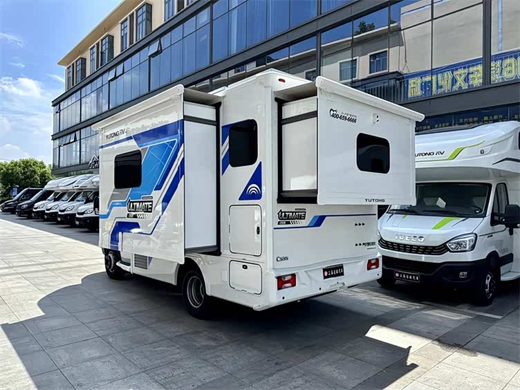 宇通c535旗舰版双拓展房车国产依维柯65吨底盘打造