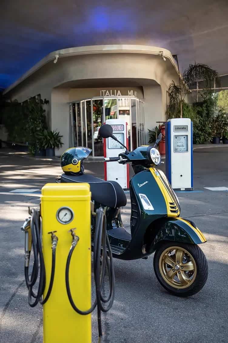 这款踏板车不便宜vespagts300特别版售价528万起来看看吧