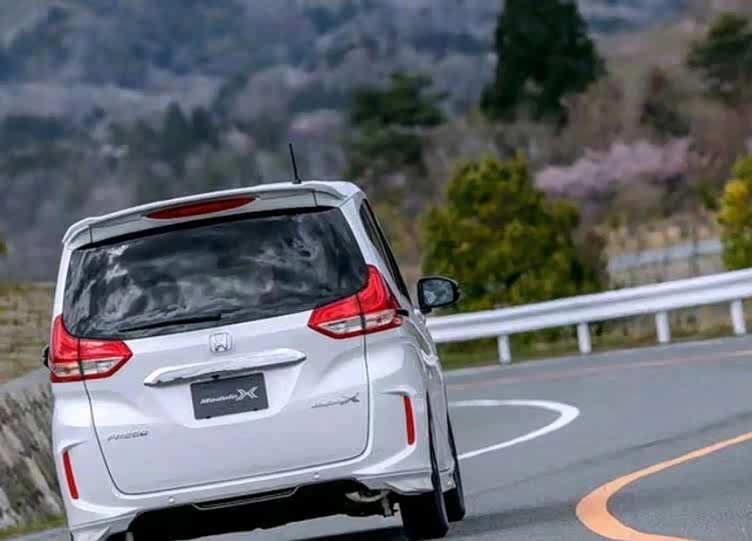 大空间侧滑门本田freed来了采用飞度生产平台