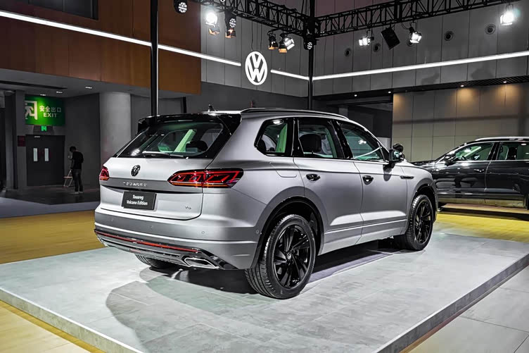 新款限量涂装尽显低调奢华 成都车展体验大众途锐火山岩运动版