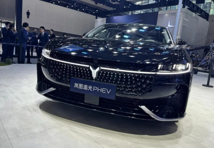 岚图汽车开创混动时代的豪华品牌,广州车展追光phev开启预售