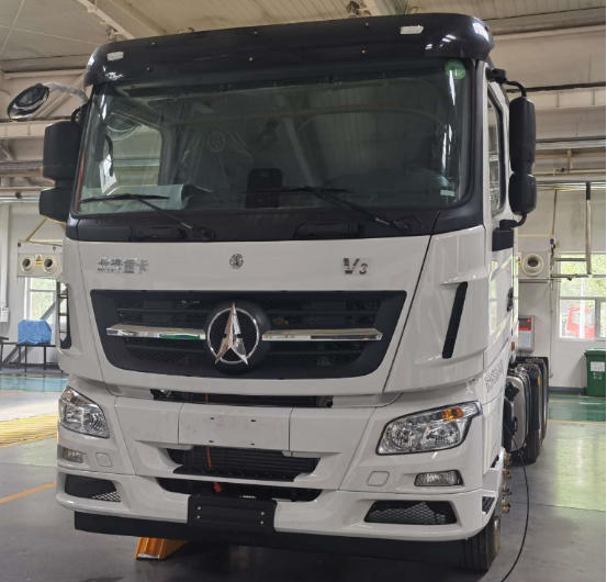 上绿牌超长续航北奔重卡首款插电式混合动力牵引车来了