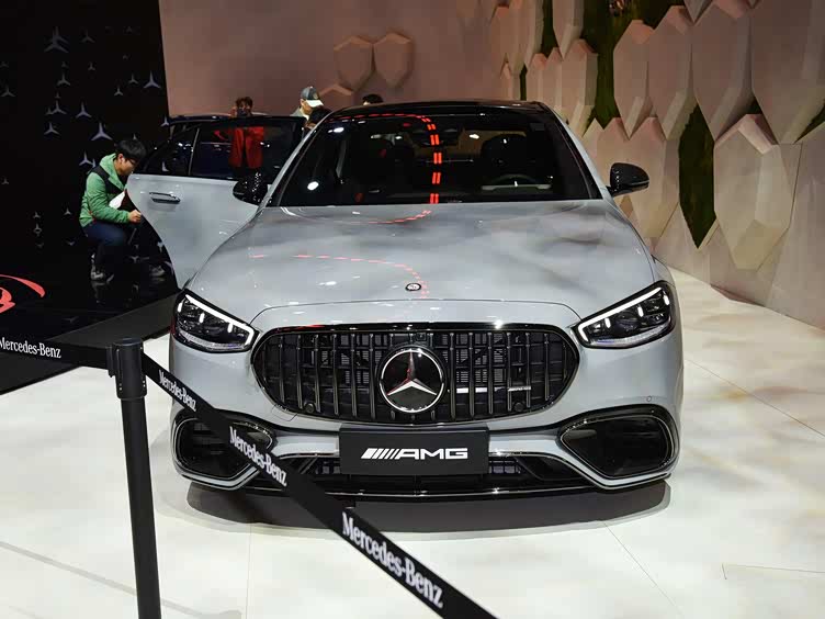 最强劲s级轿车全新奔驰amgs63leperformance广州车展亮相