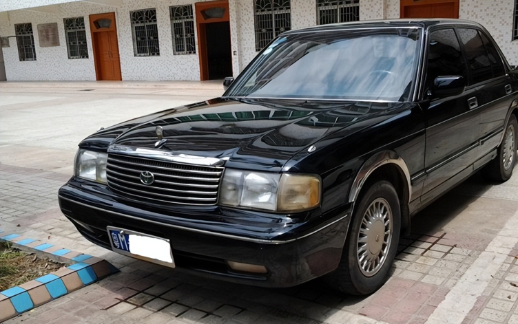 20w能火吗2024款皇冠总算来了比奔驰e级还漂亮油耗1公里3毛