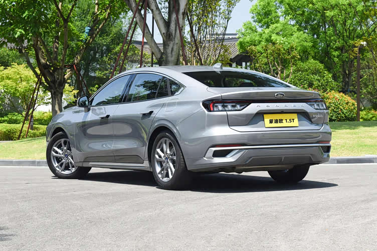 长安福特蒙迪欧15t车型上市15t8at细节部分做了微调