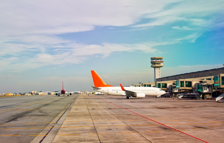 三,三亚凤凰国际机场将运行110条航线