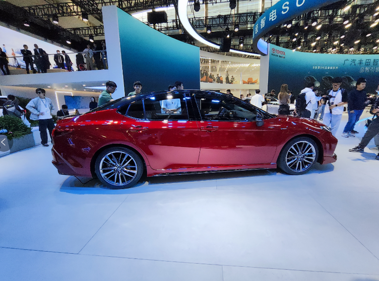 从默默无闻到全球热卖新款凯美瑞亮相广州车展这次还会火吗