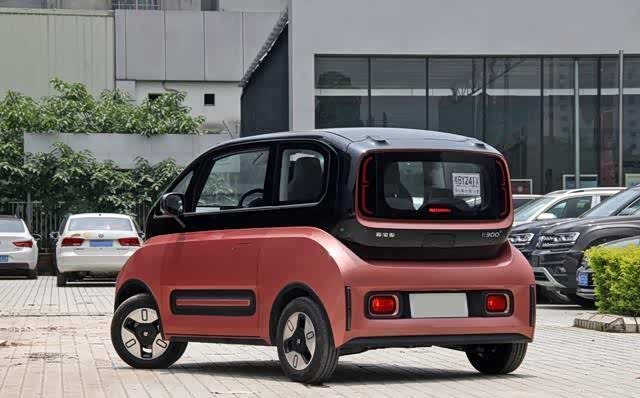 新宝骏e300plus怎么样限牌城市通行利器支持家充更便捷