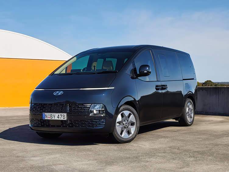 现代的staria商务车要国产了,是不是该感谢理想的mega