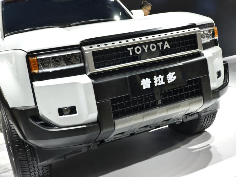 全新一汽丰田普拉多首发亮相2024年上市硬派suv风格依旧